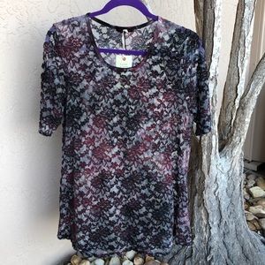 T PARTY Lace Short Sleeve Top